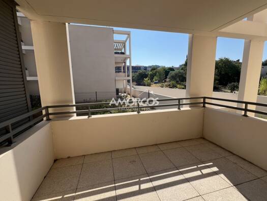 Appartement à vendre - Première occupation 200 000 € 2 pièces 1 chambre 40,63 m² Étage 1/2 Le Castellet 83330