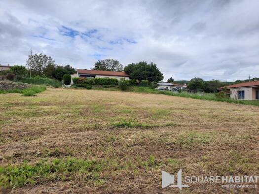 Terrain à vendre 57 900 € 659 m² de terrain Saint-Babel 63500