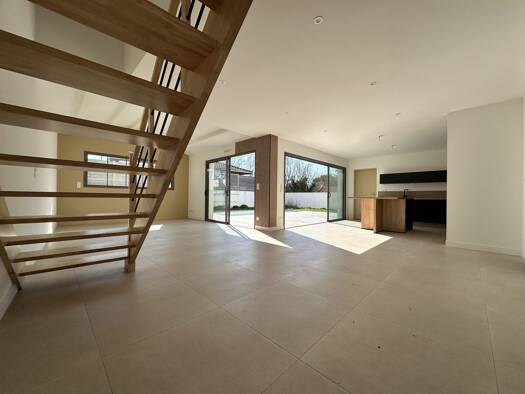 Maison à vendre - Première occupation 750 000 € 7 pièces 5 chambres 158 m² 287 m² de terrain Angoulins 17690