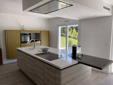 Maison à louer 2 250 € 6 pièces 5 chambres 250 m² Les Brunelleries Bouchemaine 49080