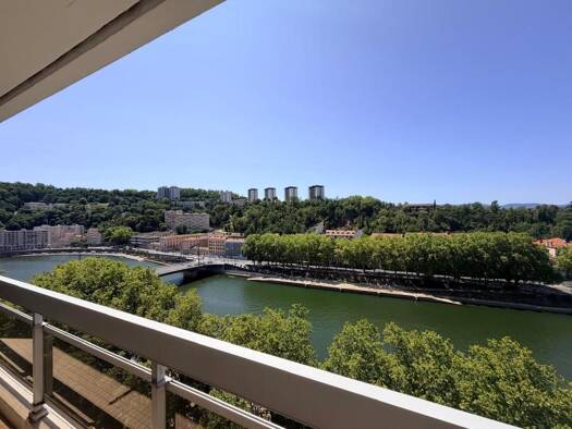 Appartement à louer 1 499 € 4 pièces 3 chambres 97 m² 14ème étage Croix Rousse Centre Lyon 4ème arrondissement 69004