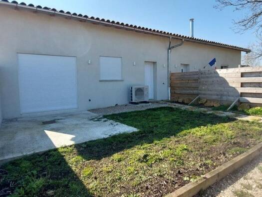 Maison à louer 1 000 € 1 chambre 69 m² Savigneux 01480