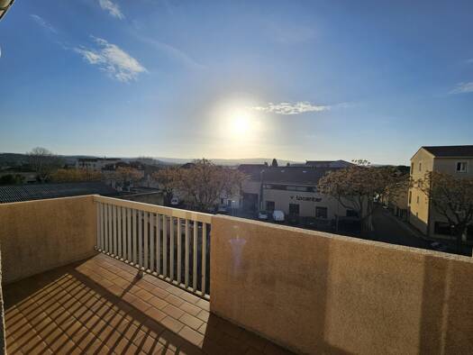 Appartement à vendre 140 000 € 4 pièces 3 chambres 82,7 m² Étage 3/3 Carpentras 84200
