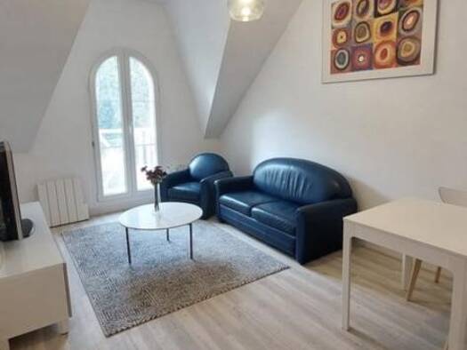 Appartement à louer 971 € 2 pièces 1 chambre 35 m² 1er étage Presles 95590