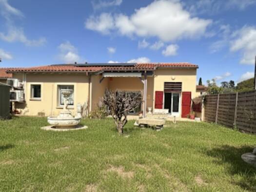 Maison de plain-pied à vendre 199 500 € 3 pièces 2 chambres 99 m² 400 m² de terrain Mirande 32300
