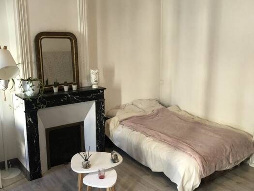 Appartement à louer 360 € 1 pièce 20,3 m² Étage 2/2 Saintes 17100