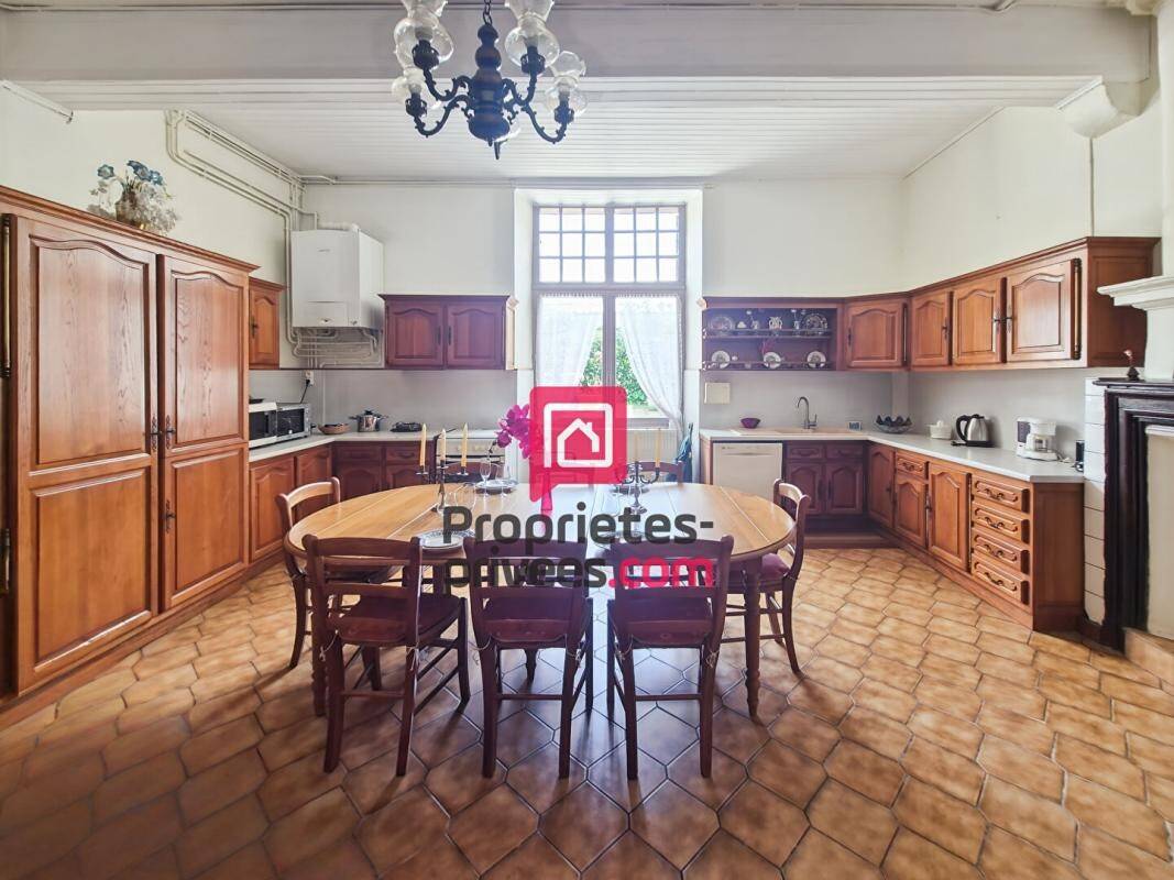 Maison à vendre, 270m², CASTELJALOUX