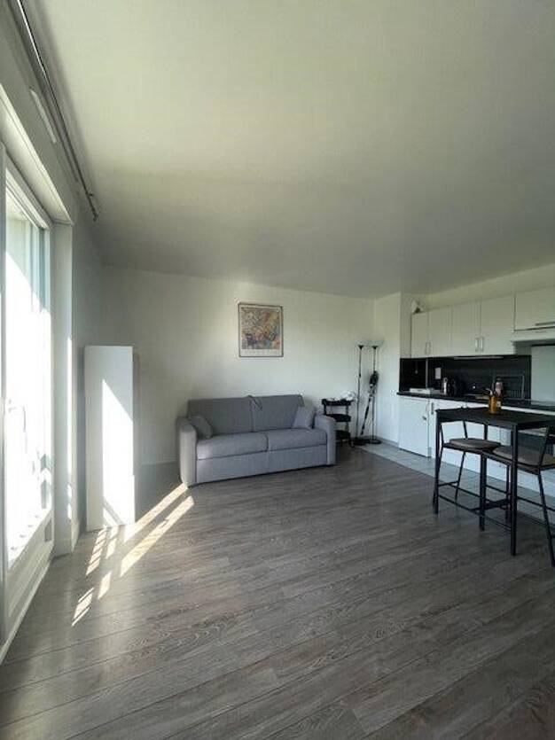 Appartement à louer 750 € 1 pièce 32,7 m² 2ème étage Freinville Sevran 93270