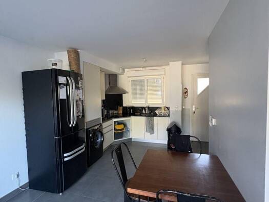 Appartement à louer 900 € 3 pièces 2 chambres 61 m² RDC Ussy-sur-Marne 77260