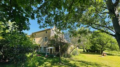 Ferme à vendre 869 000 € 16 pièces 7 chambres 440 m² 32 452 m² de terrain Malaucene 84340