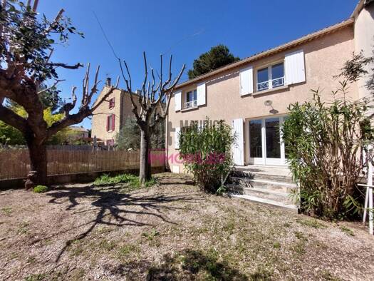 Maison à louer 942 € 4 pièces 3 chambres 97,7 m² 250 m² de terrain Saint-Didier 84210