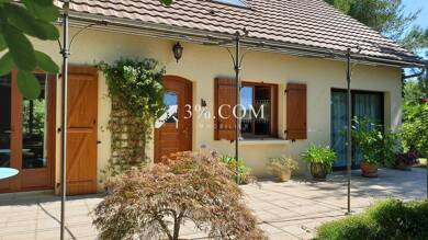 Villa à vendre 257 500 € 7 pièces 3 chambres 159 m² 3 250 m² de terrain Saint-Georges-Lès-Baillargeaux 86130