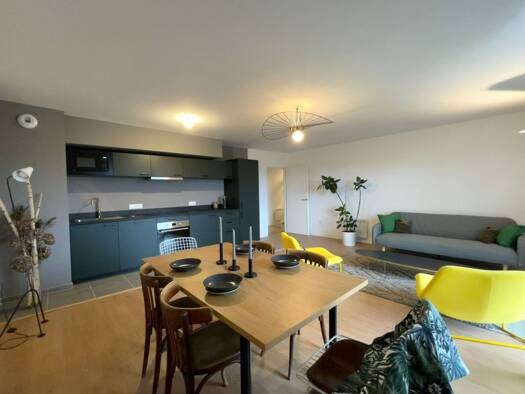 Appartement à vendre 369 000 € 4 pièces 2 chambres 80,7 m² RDC Reims 51100