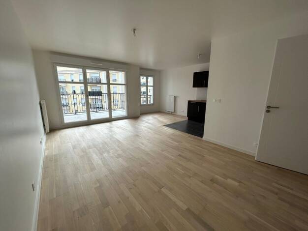 Appartement à louer 1 570 € 3 pièces 2 chambres 65 m² 3ème étage Zone Activité Molette Le Blanc-Mesnil 93150