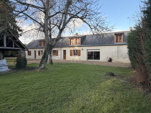 Maison à vendre 355 000 € 8 pièces 4 chambres 212 m² 14 638 m² de terrain Le Lion-d'Angers 49220