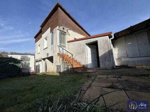 Maison à vendre 84 000 € 3 pièces 2 chambres 84 m² 315 m² de terrain Champagnac 15350