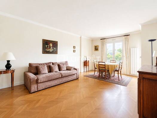 Appartement à vendre 495 000 € 3 pièces 2 chambres 70 m² Étage 2/3 Centre Le Vésinet 78110