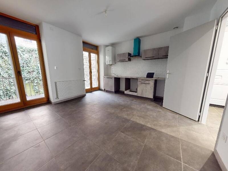 Maison à louer, 94m², UNIEUX