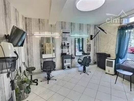 Salon de coiffure à vendre 95 000 € 52 m² de surface de vente Revigny-sur-Ornain 55800