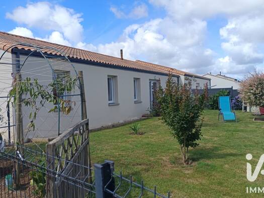 Maison de plain-pied à vendre 325 000 € 5 pièces 3 chambres 89 m² 423 m² de terrain Chauvé 44320