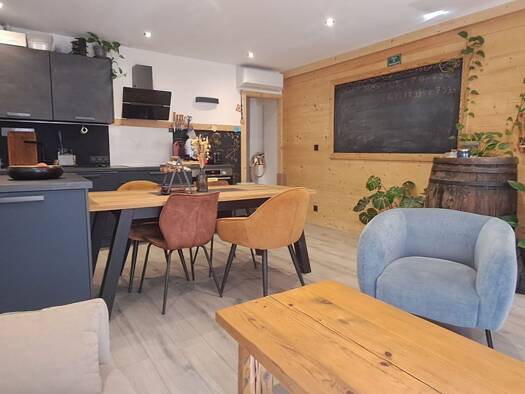 Appartement à vendre 205 000 € 2 pièces 1 chambre 57,07 m² 1 étages Taninges 74440