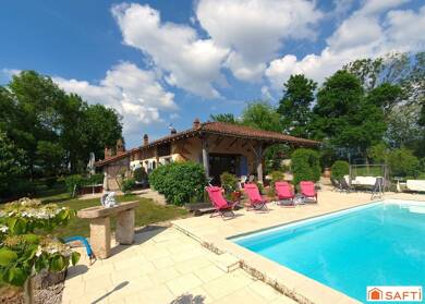 Maison à vendre 595 000 € 10 pièces 3 chambres 239 m² 5 901 m² de terrain Varennes-Saint-Sauveur 71480
