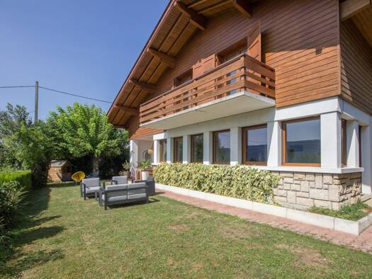 Maison à vendre 1 800 000 € 6 pièces 5 chambres 141,51 m² 740 m² de terrain Veyrier-du-Lac 74290