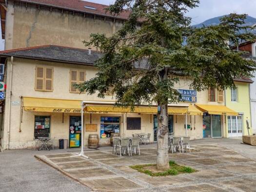 Local commercial à vendre 107 000 € 180 m² de surface de vente Virieu-le-Grand 01510