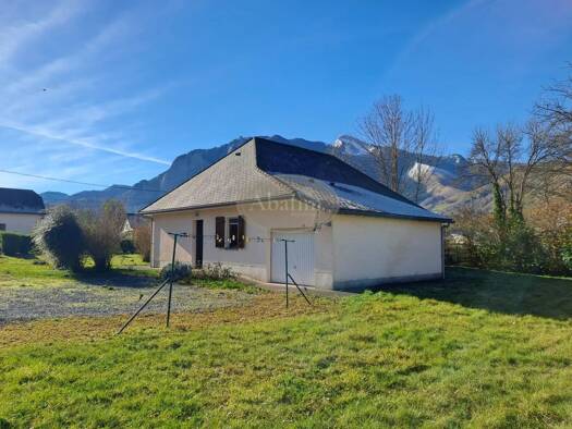 Maison de plain-pied à vendre 222 000 € 5 pièces 3 chambres 89 m² 1 200 m² de terrain Bedous 64490