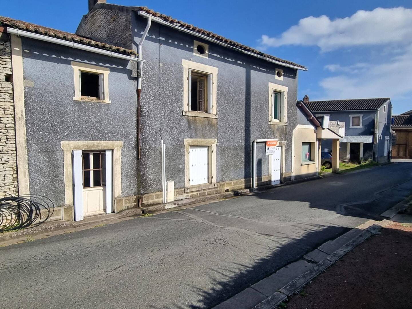 Maison à vendre, 266m², SAINT JEAN DE SAUVES