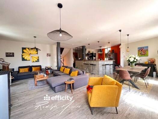 Duplex à vendre 361 000 € 7 pièces 4 chambres 193 m² 2ème étage Centre Ville Niort 79000