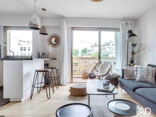 Appartement à vendre - neuf 160 000 € 1 pièce 24 m² 3ème étage Port Neuf La Rochelle 17000