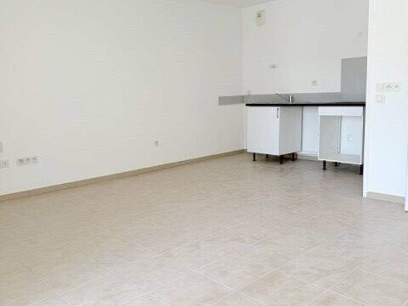 Maison à louer, 81m², MARSEILLE 4E