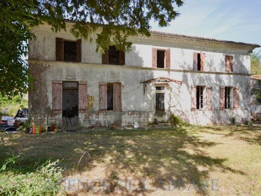Maison à vendre 189 000 € 6 pièces 3 chambres 172 m² 2 431 m² de terrain St Andre de Lidon 17260