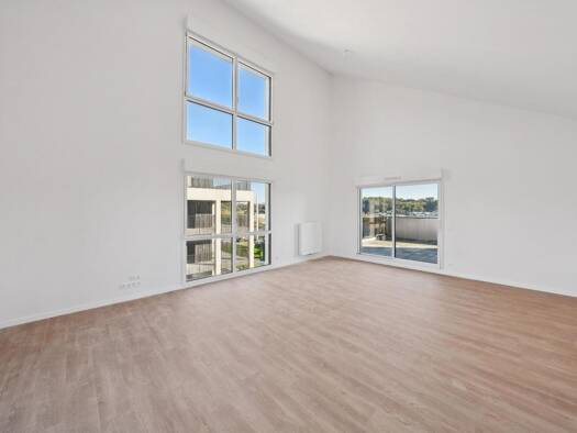 Duplex à louer - Première occupation 2 490 € 5 pièces 4 chambres 160 m² Étage 7/7 La Bastide Bordeaux 33100