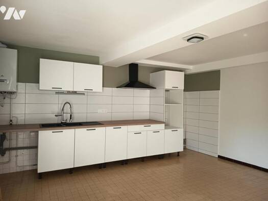 Maison à louer 780 € 4 pièces 3 chambres 107 m² Saint-Laurent-du-Pape 07800