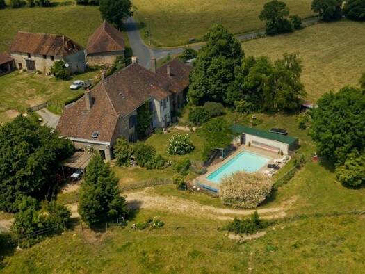 Maison à vendre 402 800 € 11 pièces 6 chambres 280 m² 28 000 m² de terrain Saint-Priest-Ligoure 87800