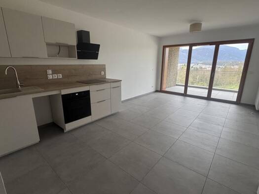 Appartement à louer 845 € 2 pièces 1 chambre 41 m² 1er étage Barberaz 73000