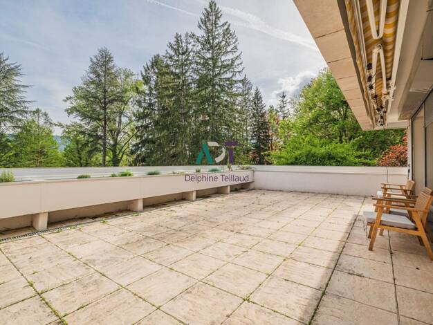 Appartement à vendre 660 000 € 4 pièces 2 chambres 133,4 m² 1er étage Bealieres Meylan 38240