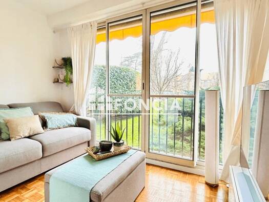 Appartement à vendre 455 000 € 3 pièces 2 chambres 68 m² RDC/4 Centre Sceaux 92330