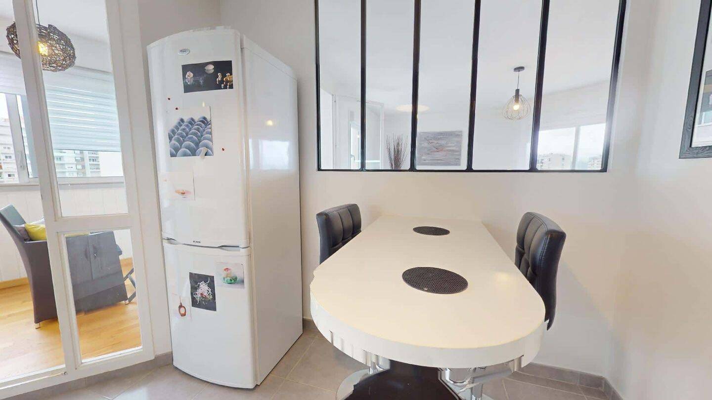 Room in Avenue Salvador Allende, Villeurbanne for 98 m² with 3 b — 7