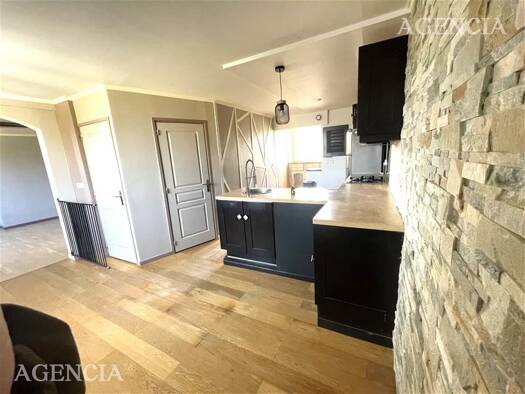 Appartement à vendre 174 900 € 2 pièces 1 chambre 57 m² Étage 2/3 Brie Comte Robert 77170