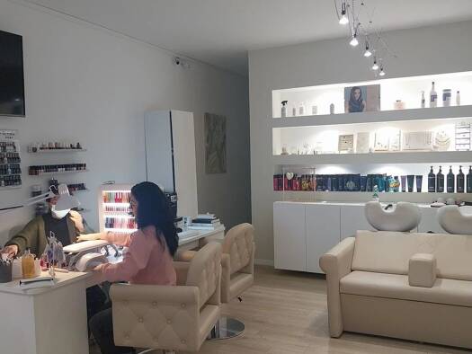 Institut de beauté à vendre Fonds de commerce 49 000 € 81 m² de surface de vente Aubagne 13400