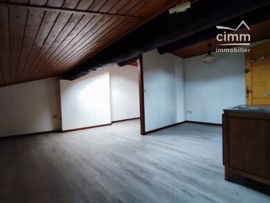 Appartement à vendre 35 000 € 1 pièce 20,9 m² Dernier étage, Étage 3/3 Plaine et Coteaux Tullins 38210