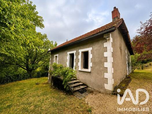 Maison de plain-pied à vendre 99 000 € 2 pièces 1 chambre 58 m² 4 699 m² de terrain Aynac 46120