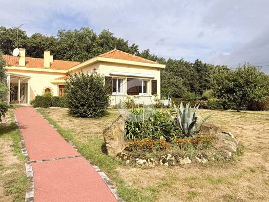 Maison à vendre 325 000 € 7 pièces 3 chambres 122 m² 2 872 m² de terrain Le Champ Saint Pere 85540