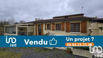 Maison de plain-pied à vendre 168 500 € 4 pièces 2 chambres 104 m² 3 000 m² de terrain Magné 79460