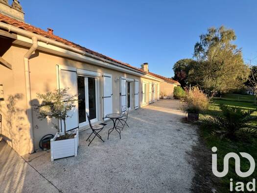 Maison de plain-pied à vendre 246 000 € 5 pièces 3 chambres 116 m² 2 017 m² de terrain Saint-Gence 87510