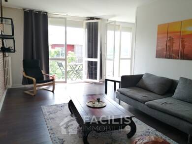 Appartement à vendre 140 000 € 5 pièces 2 chambres 72 m² Étage 3/1 Joué-Lès-Tours 37300