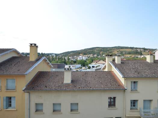 Appartement à vendre 75 000 € 4 pièces 3 chambres 95,67 m² Étage 3/4 Sud Est Unieux 42240